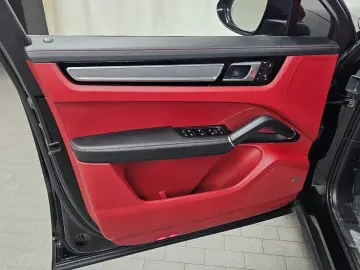 2023 Porsche Cayenne с пробегом 30 149 км