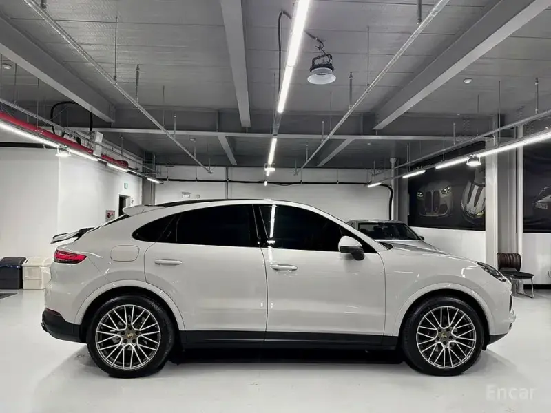 2022 Porsche Cayenne с пробегом 45 109 км