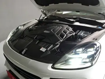 2023 Porsche Cayenne с пробегом 16 256 км