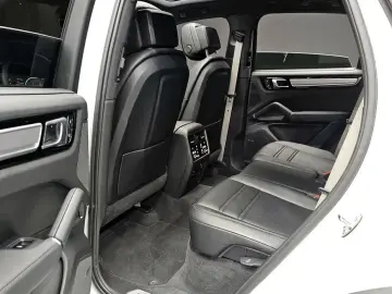 2023 Porsche Cayenne с пробегом 16 256 км