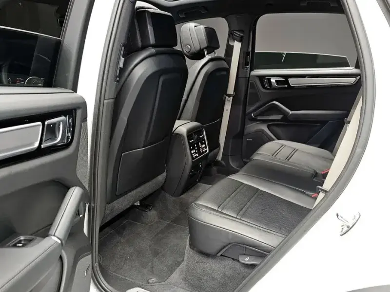 2023 Porsche Cayenne с пробегом 16 256 км