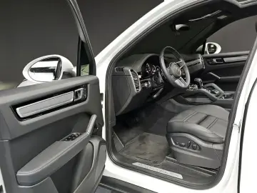 2023 Porsche Cayenne с пробегом 16 256 км