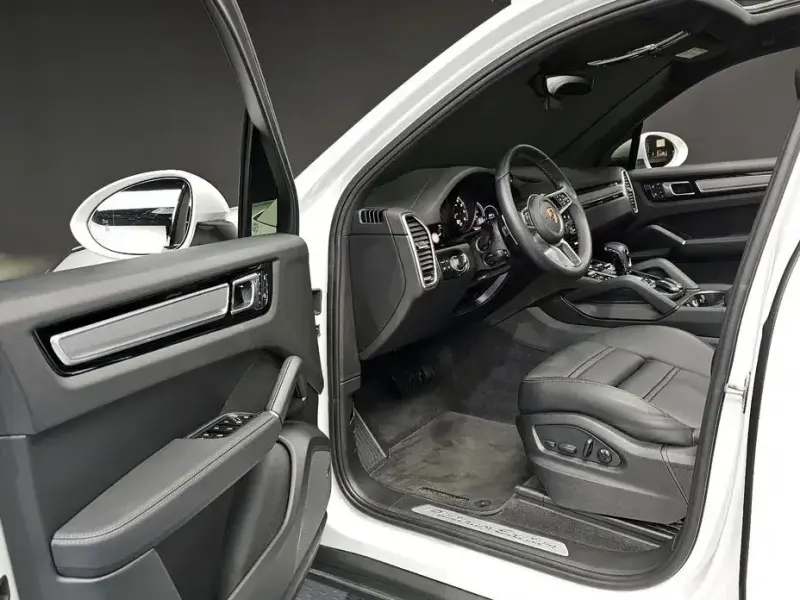 2023 Porsche Cayenne с пробегом 16 256 км
