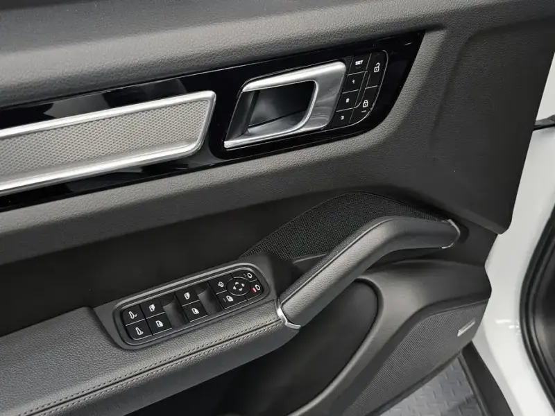 2023 Porsche Cayenne с пробегом 16 256 км