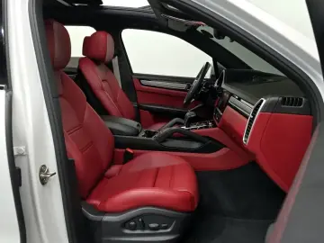 2023 Porsche Cayenne с пробегом 56 862 км