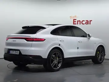 2023 Porsche Cayenne с пробегом 19 233 км