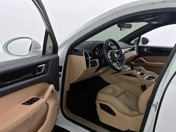 2023 Porsche Cayenne с пробегом 19 233 км