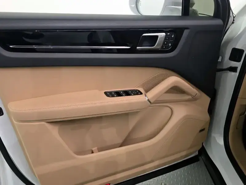 2023 Porsche Cayenne с пробегом 19 233 км
