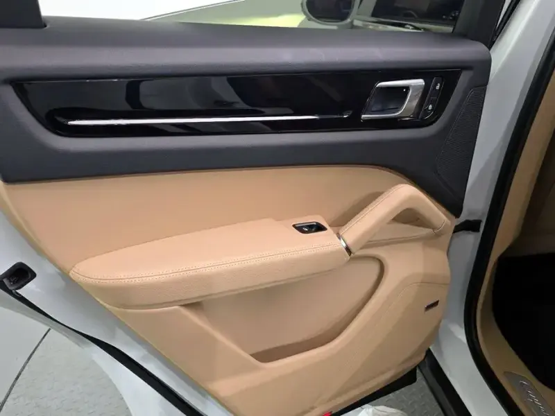 2023 Porsche Cayenne с пробегом 19 233 км
