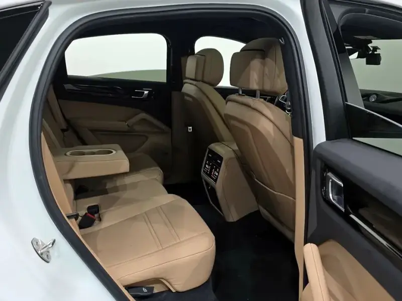 2023 Porsche Cayenne с пробегом 19 233 км