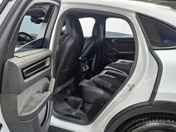 2023 Porsche Cayenne с пробегом 53 025 км