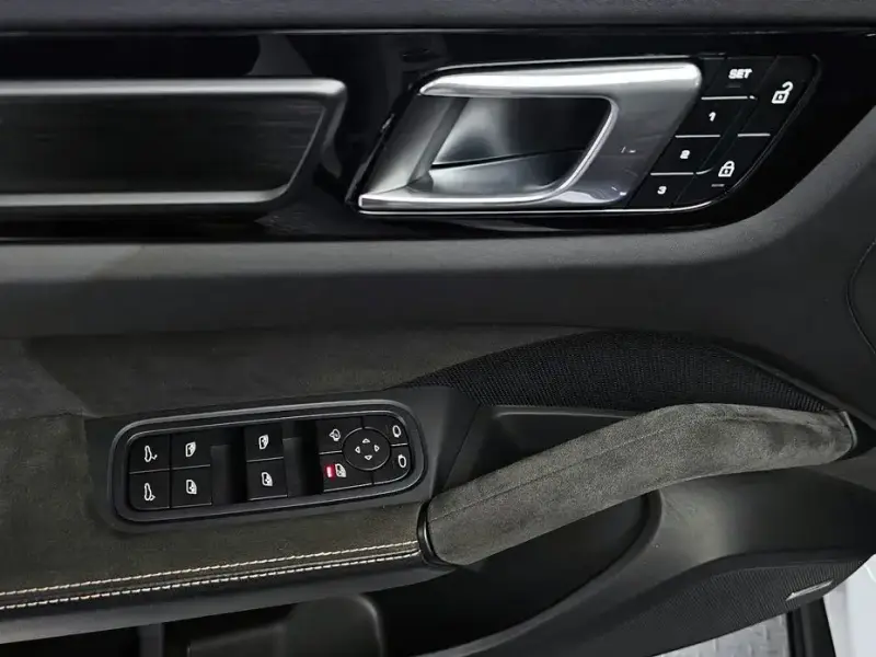 2023 Porsche Cayenne с пробегом 53 025 км