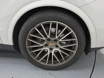 2023 Porsche Cayenne с пробегом 33 826 км