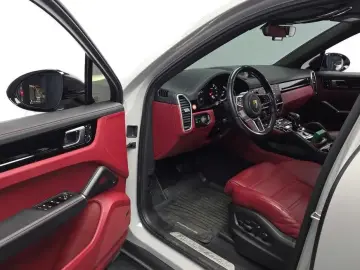 2023 Porsche Cayenne с пробегом 33 826 км
