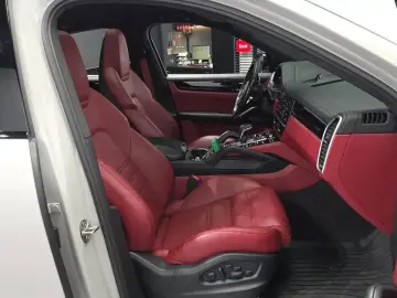 2023 Porsche Cayenne с пробегом 33 826 км