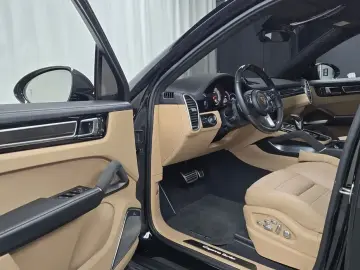 2023 Porsche Cayenne с пробегом 56 552 км
