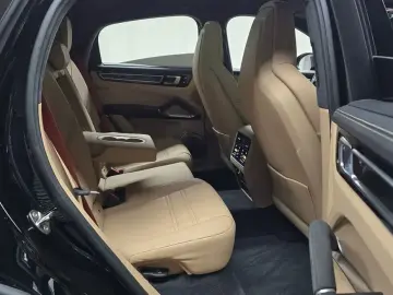 2023 Porsche Cayenne с пробегом 56 552 км