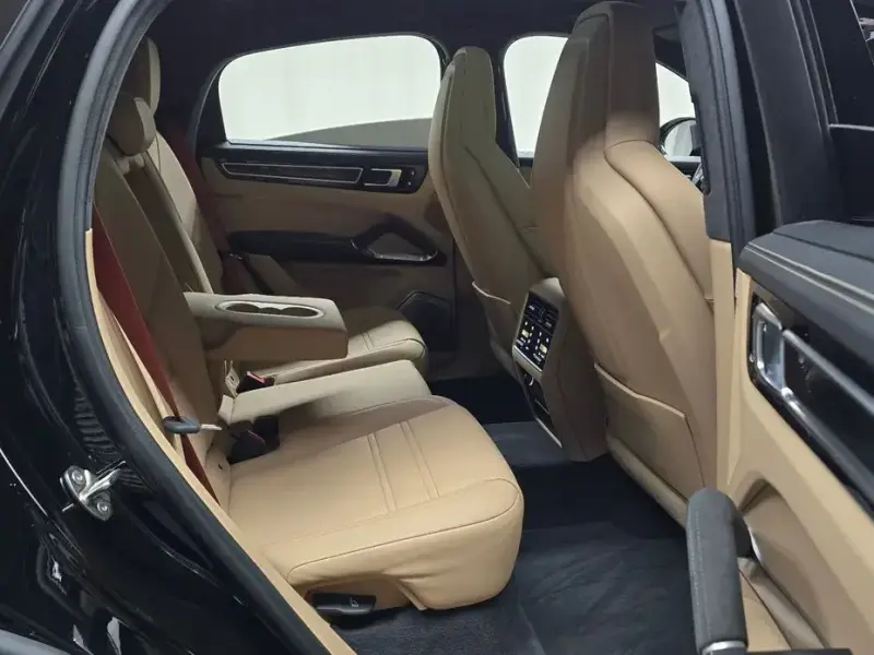 2023 Porsche Cayenne с пробегом 56 552 км