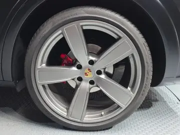 2023 Porsche Cayenne с пробегом 32 072 км