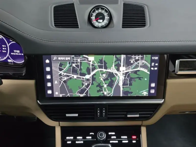 2023 Porsche Cayenne с пробегом 56 552 км