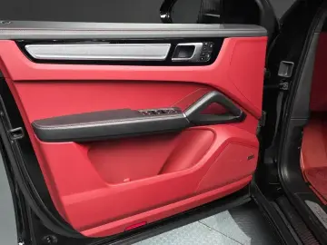 2023 Porsche Cayenne с пробегом 32 072 км