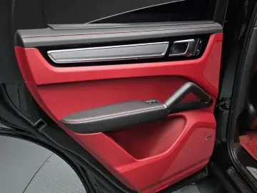 2023 Porsche Cayenne с пробегом 32 072 км