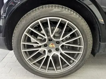 2023 Porsche Cayenne с пробегом 9 361 км