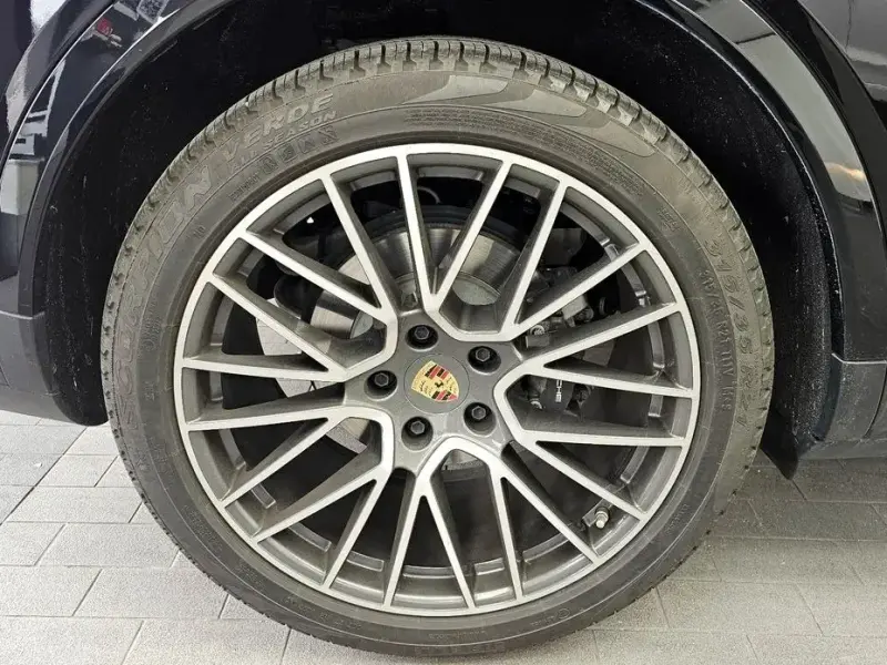 2023 Porsche Cayenne с пробегом 9 361 км