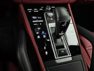 2023 Porsche Cayenne с пробегом 9 361 км