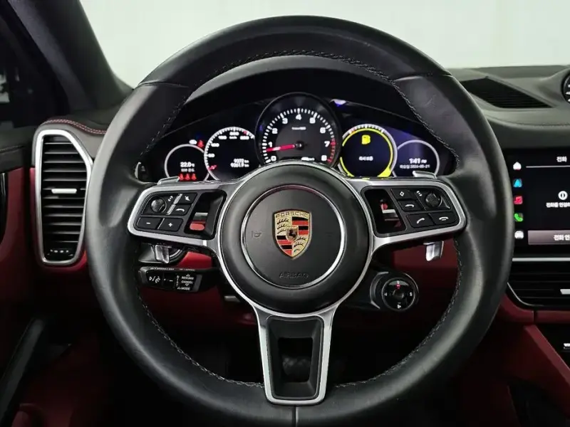 2023 Porsche Cayenne с пробегом 9 361 км