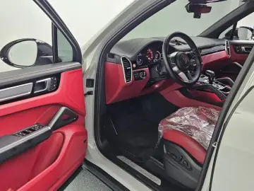 2023 Porsche Cayenne с пробегом 37 466 км