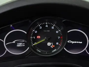 2022 Porsche Cayenne с пробегом 17 081 км