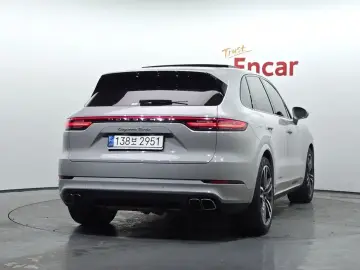 2022 Porsche Cayenne с пробегом 52 124 км
