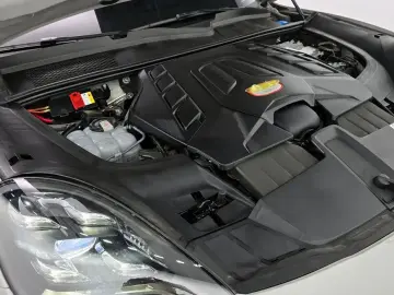 2022 Porsche Cayenne с пробегом 52 124 км