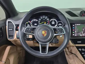 2022 Porsche Cayenne с пробегом 17 081 км