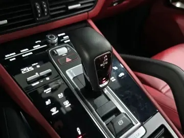 2022 Porsche Cayenne с пробегом 52 124 км