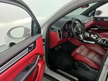 2022 Porsche Cayenne с пробегом 52 124 км