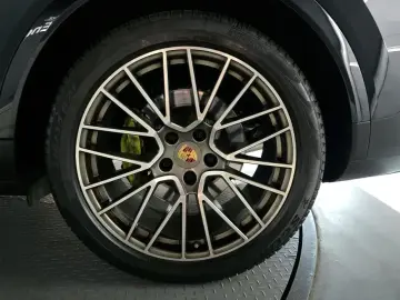 2023 Porsche Cayenne с пробегом 35 964 км