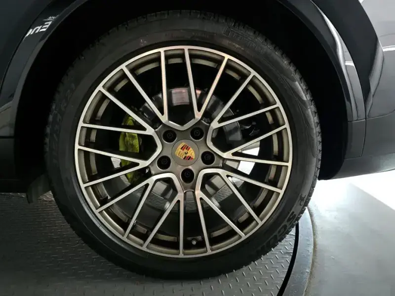 2023 Porsche Cayenne с пробегом 35 964 км