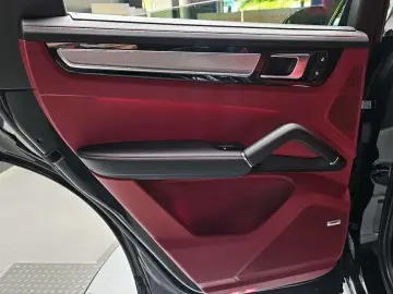 2023 Porsche Cayenne с пробегом 35 964 км