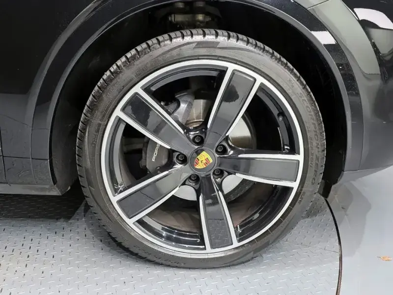 2023 Porsche Cayenne с пробегом 37 717 км