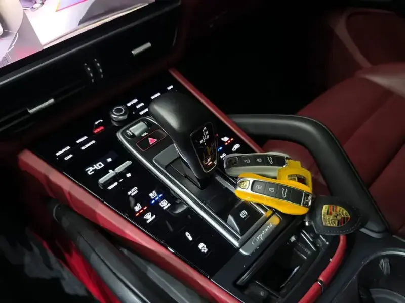 2023 Porsche Cayenne с пробегом 37 717 км