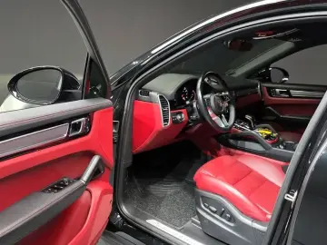 2023 Porsche Cayenne с пробегом 37 717 км