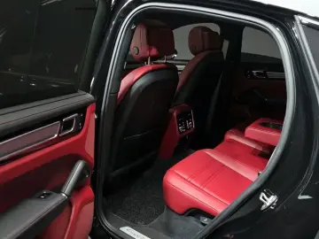 2023 Porsche Cayenne с пробегом 37 717 км