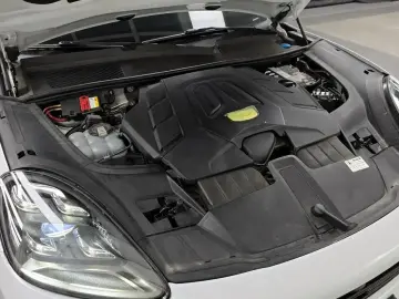 2022 Porsche Cayenne с пробегом 43 237 км