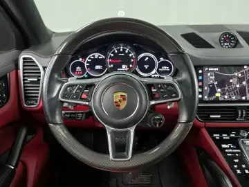 2022 Porsche Cayenne с пробегом 43 237 км