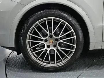2022 Porsche Cayenne с пробегом 45 952 км
