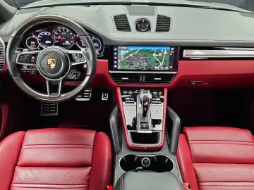 2022 Porsche Cayenne с пробегом 45 952 км