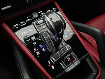 2022 Porsche Cayenne с пробегом 45 952 км