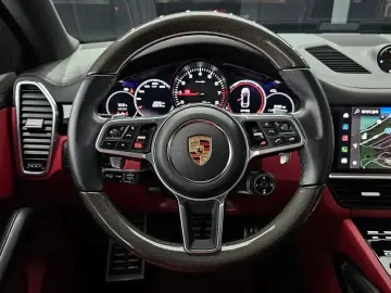 2022 Porsche Cayenne с пробегом 45 952 км